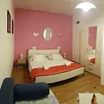 Angela 3*