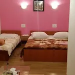 Angela Гостьовий будинок 3*