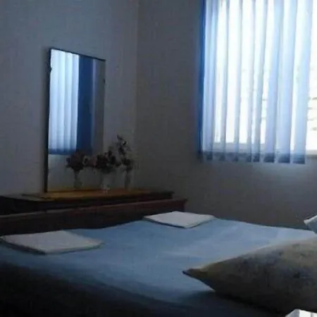 Casa de hóspedes Angela 3*