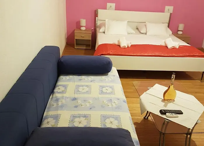 Angela Guest house 3*