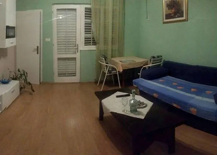 Angela Guest house 3*